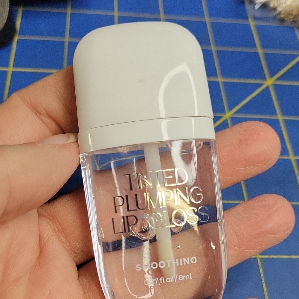 Tinted Plumping Smoothing Lip Gloss 8ml New